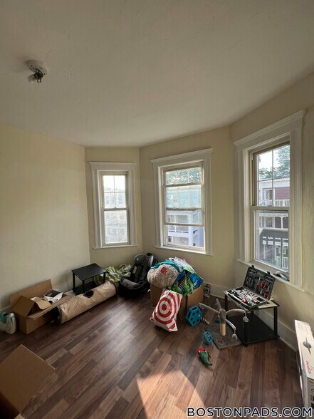 Building Photo - 29 Ridgewood St