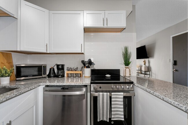 Building Photo - 516 Splitlog Ave