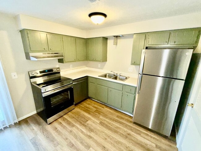Building Photo - 815 Clareridge Ln