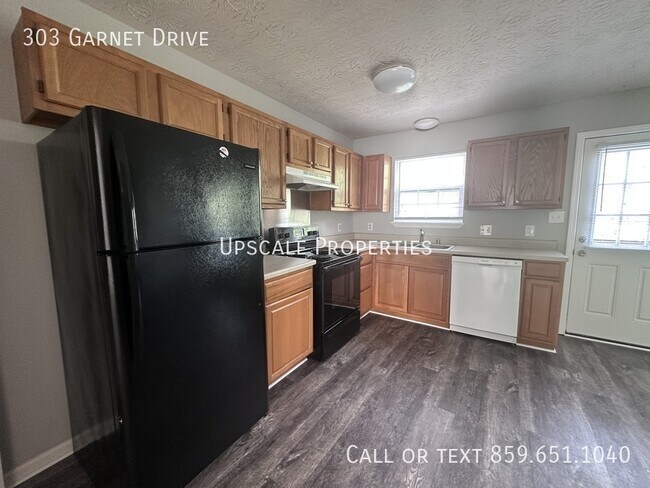 Building Photo - 303 Garnet Dr