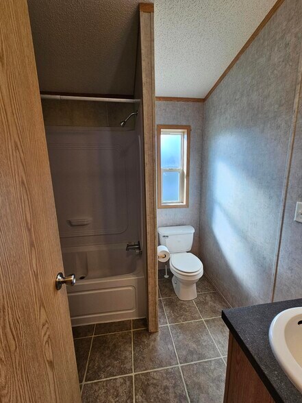 Building Photo - 45 Sunnyfield Dr