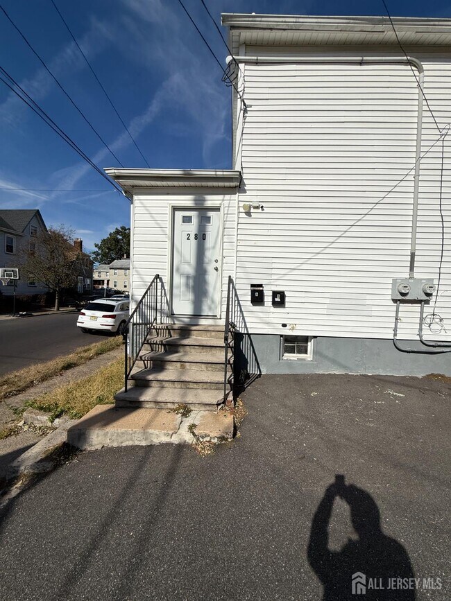 Building Photo - 280 William St