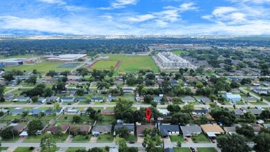 Building Photo - 2405 Pickerton Dr