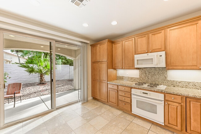 Building Photo - 41544 Via Arleta