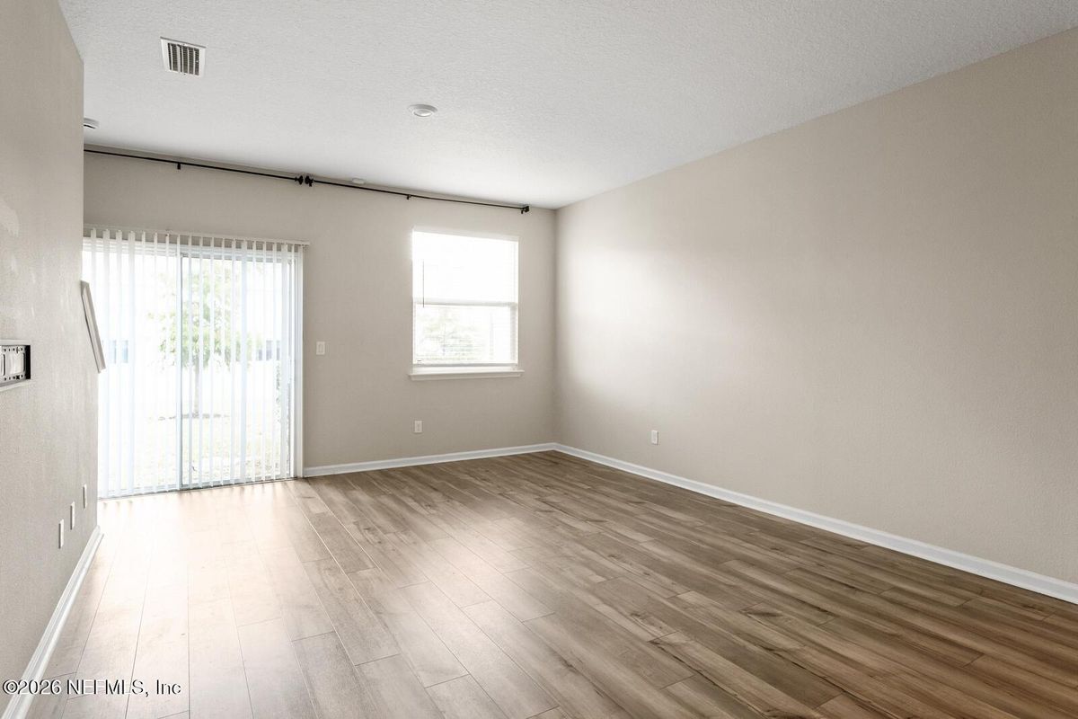 Building Photo - 9787 Fiddleback Ln