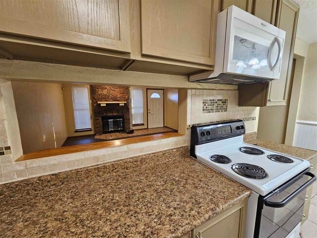 Building Photo - 909 NE Tortoise Dr