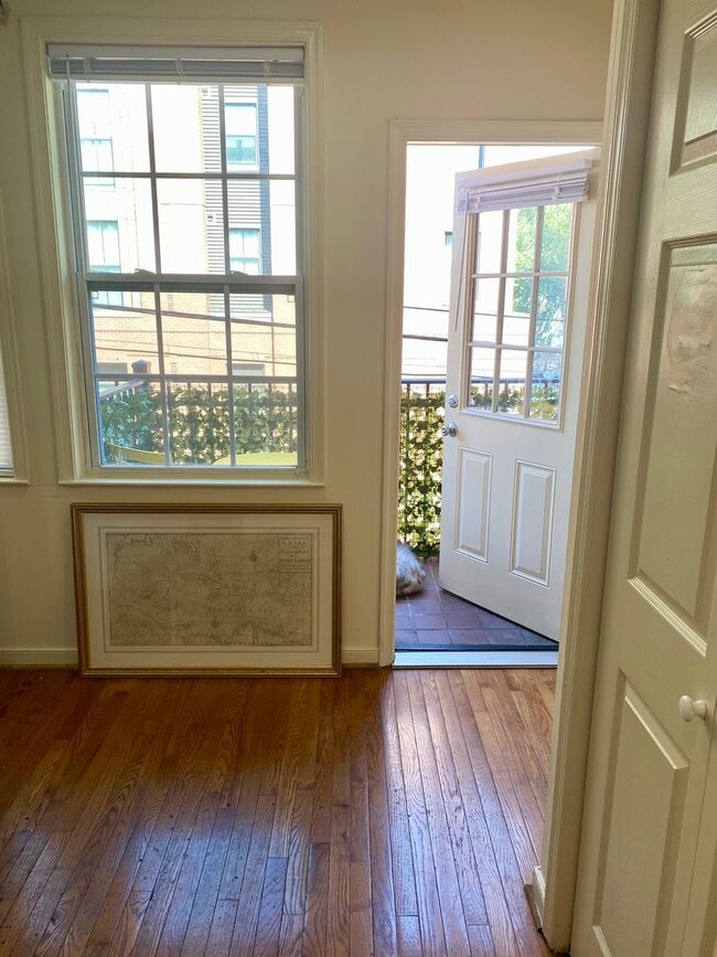 Building Photo - 517 N Harrison St