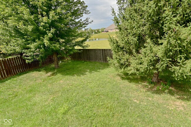 Building Photo - 916 Bentgrass Dr