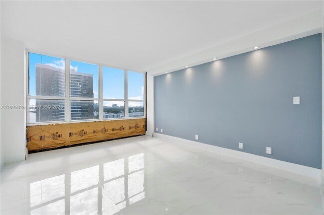 Building Photo - 780 NE 69th St