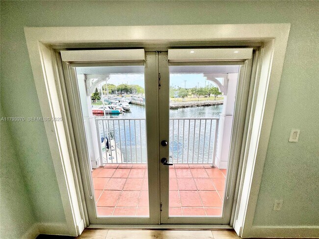 Building Photo - 2415 NW 16th St Rd