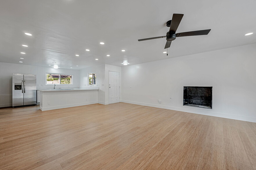 Primary Photo - 6046 Reo Pl