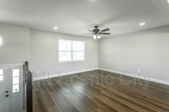 Building Photo - 8128 Fallen Maple Dr