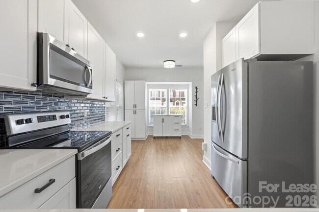 Building Photo - 4084 Holly Villa Cir