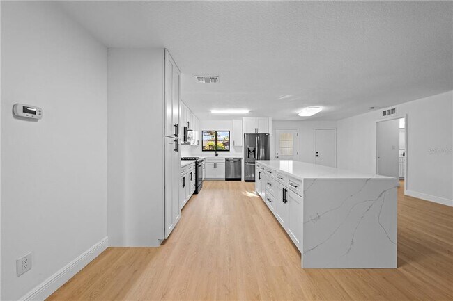 Building Photo - 5003 Gardengate Ln