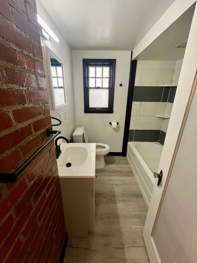 Building Photo - 97 Mitchell Ave