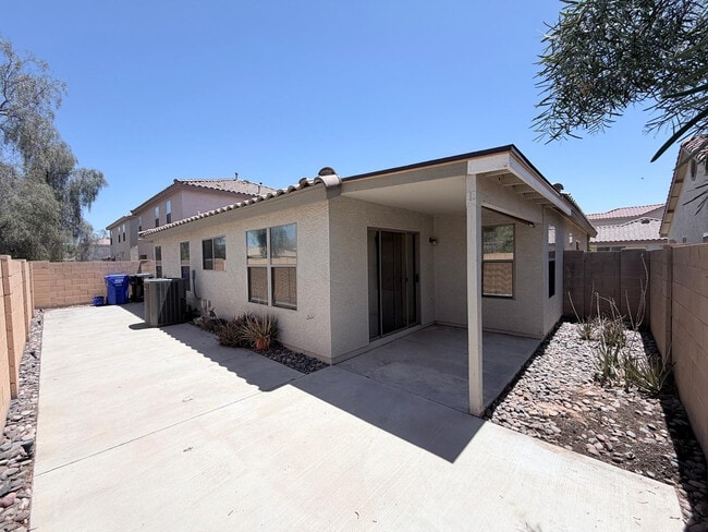 Building Photo - 1106 S Fresno Ct