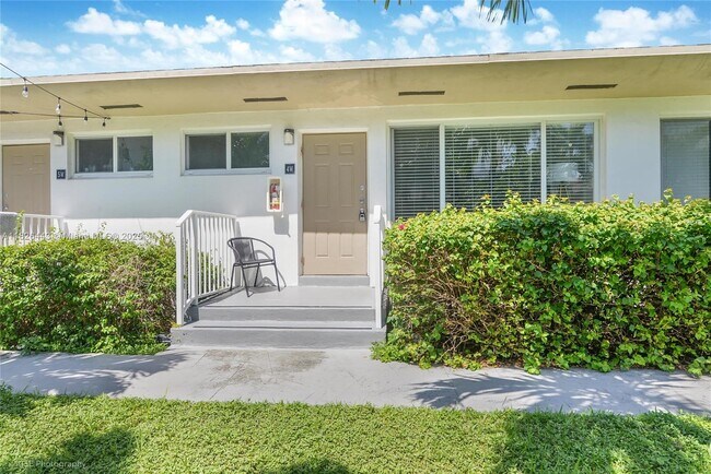 Building Photo - 9770 E Bay Harbor Dr