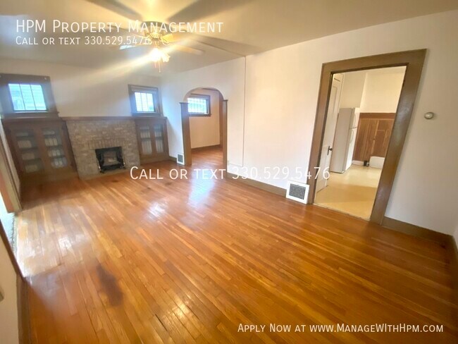 Building Photo - 2109 Woodland Ave NW