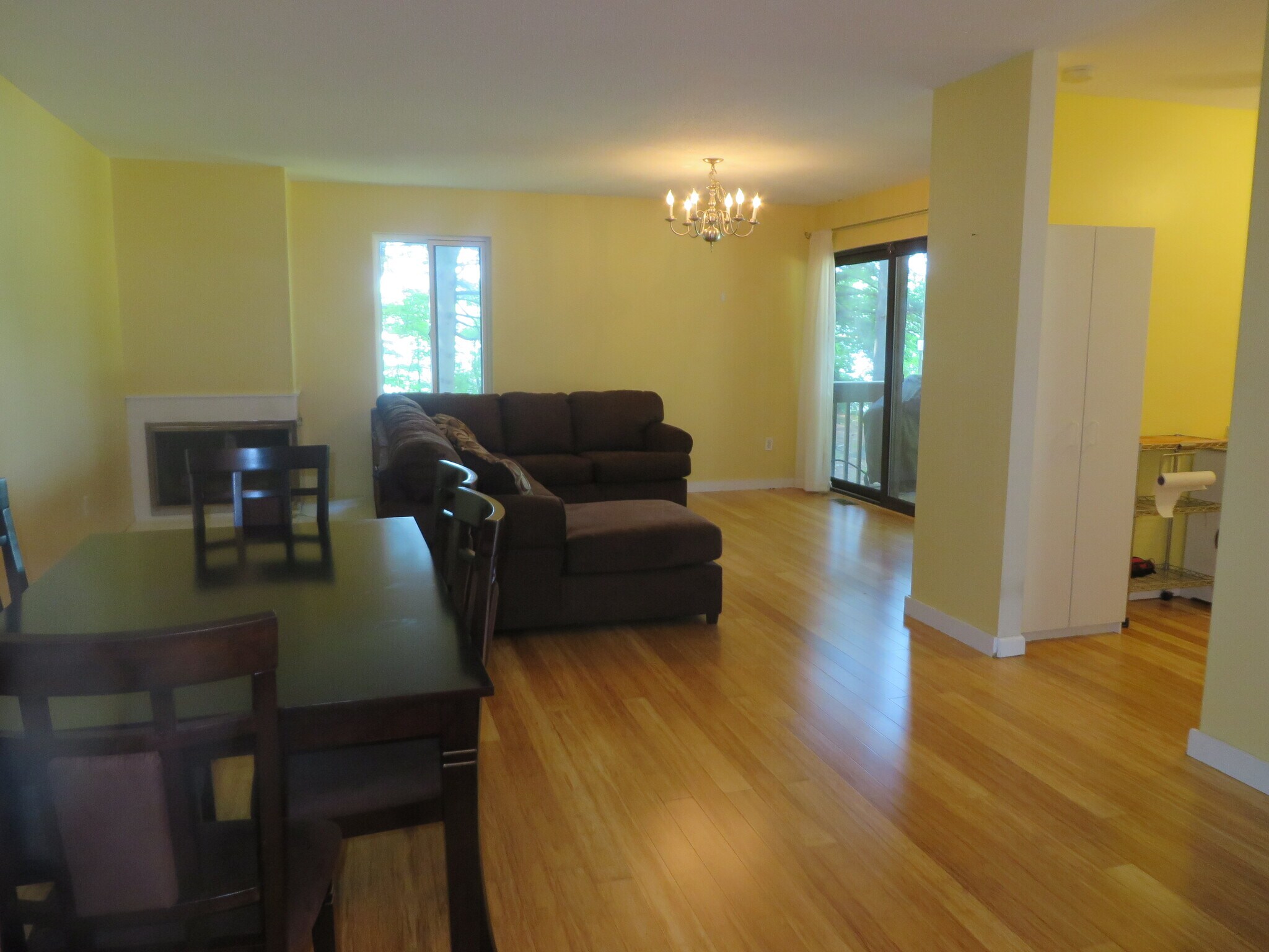 Building Photo - 16 Greenbriar Dr