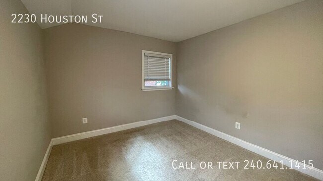 Building Photo - 2230 Houston St