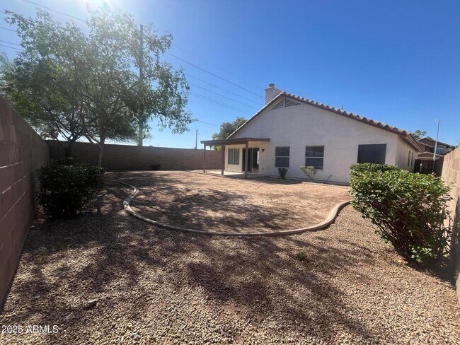 Building Photo - 7504 W Jenan Dr