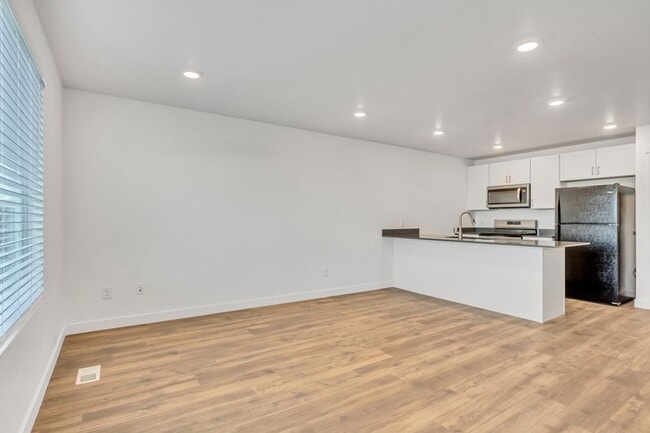Building Photo - 8494 W Beckville Dr