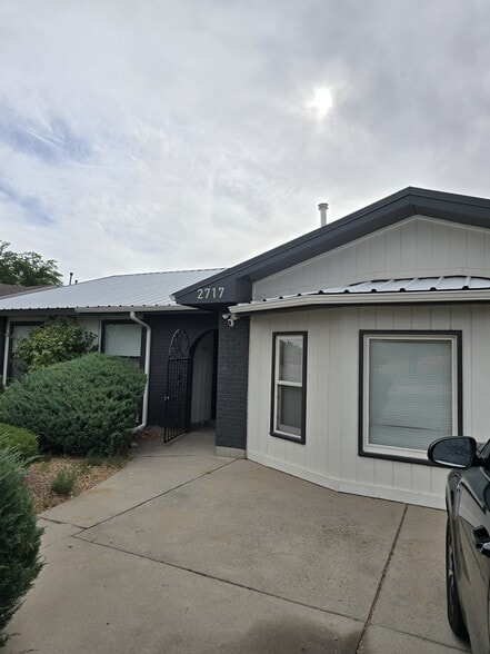 Building Photo - 2717 Los Tretos St NW