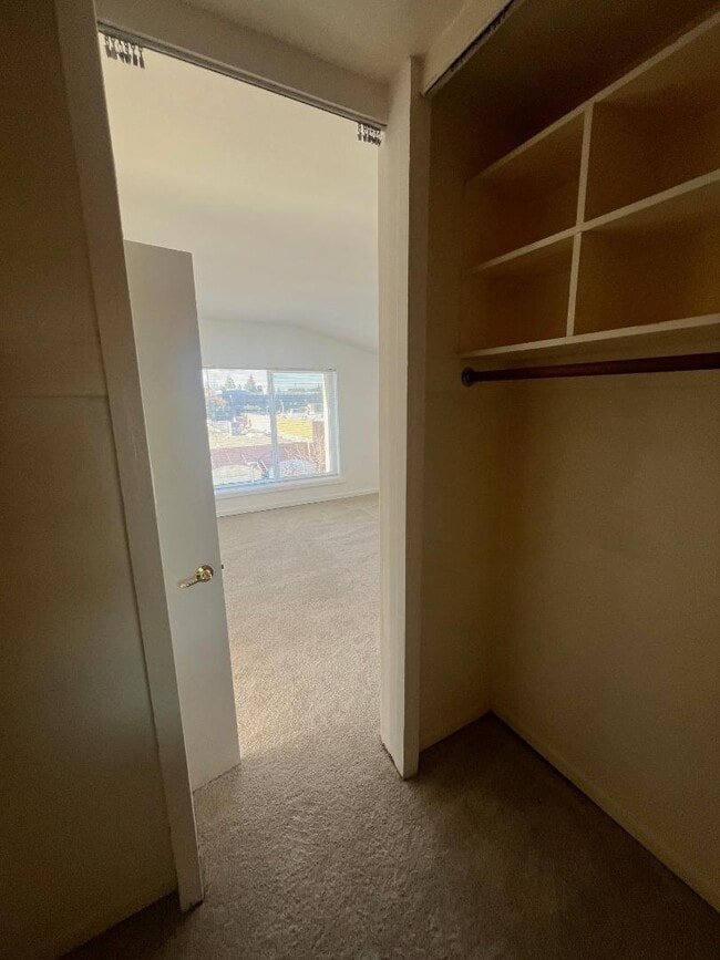 Building Photo - 411 California Ave