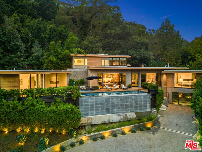 Building Photo - 727 N Beverly Glen Blvd