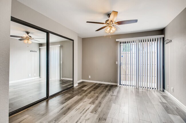 Building Photo - Move-in ready 2-Bed, 2-Bath Condo
