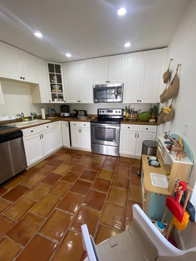 Building Photo - 20908 Leeward Ct