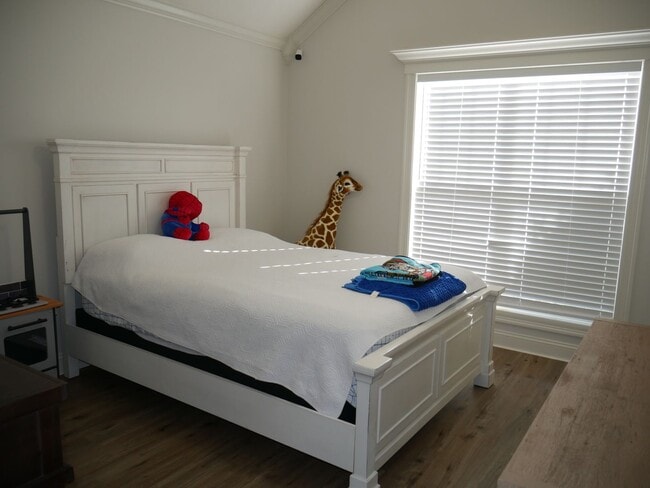 Building Photo - 4 bedroom home in Crestwood S/D