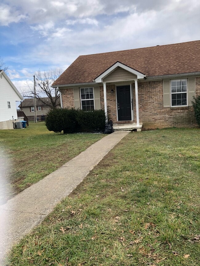 Primary Photo - 430 Secretariat Dr