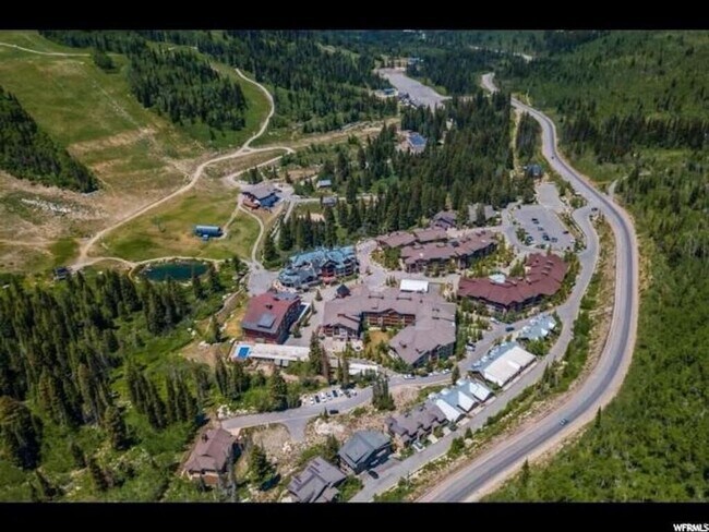 Building Photo - Available now! Solitude Luxury 1 bed / 1 bath Condo! Fully furnished!