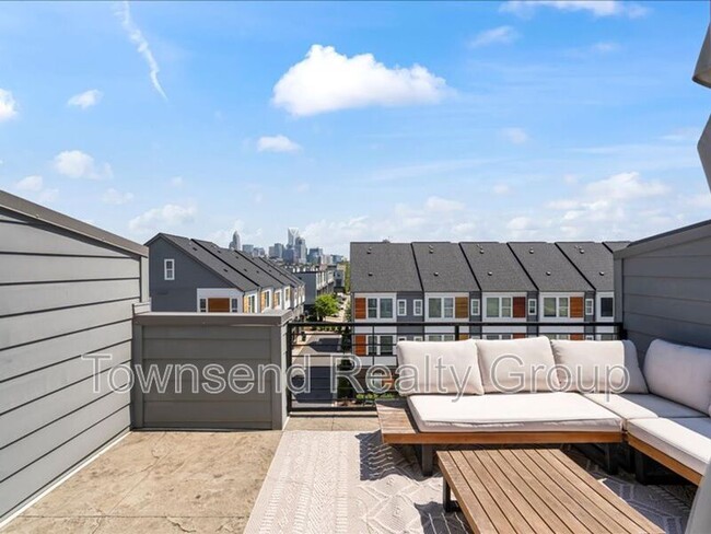 Building Photo - 2122 Bryant Park Dr
