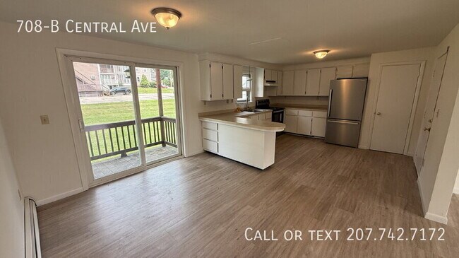 Building Photo - 708-B Central Ave-