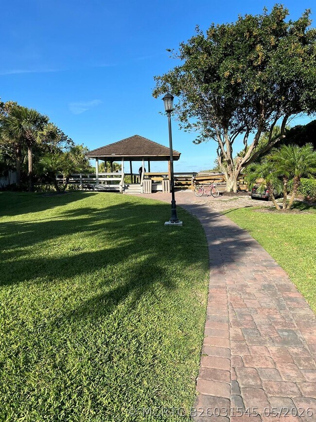 Building Photo - 1200 Poitras Dr