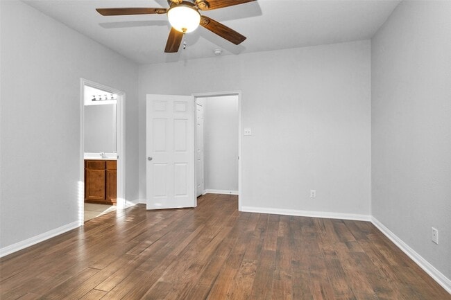 Building Photo - 30831 W Lost Creek Blvd