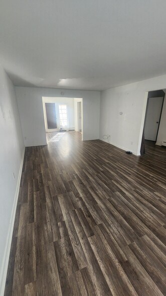 Primary Photo - 1 Birchwood Dr