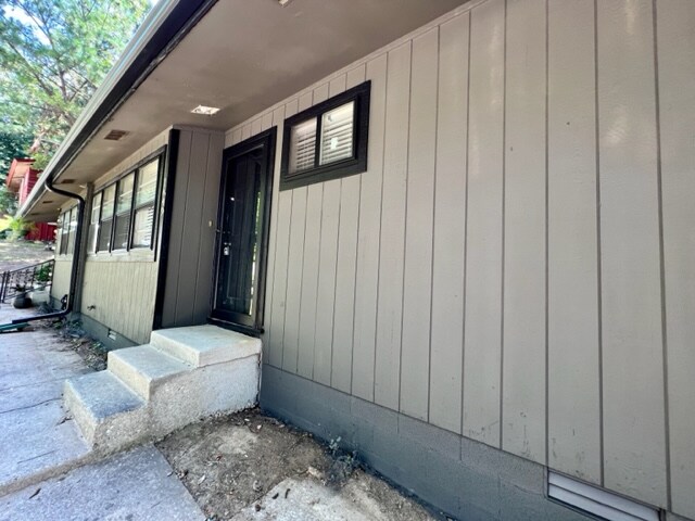 Building Photo - 1649 E Hammond St
