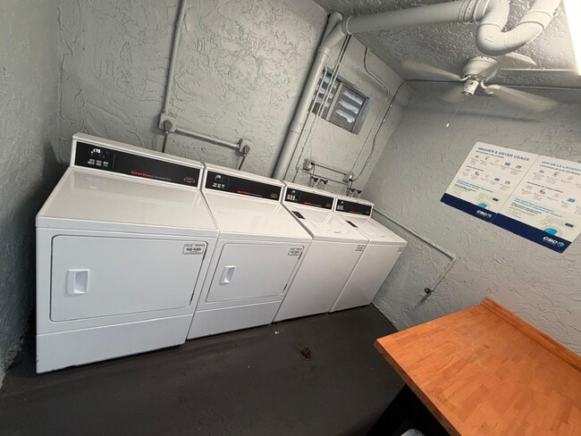 Building Photo - 9301 Lime Bay Blvd