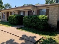 Building Photo - 605SB