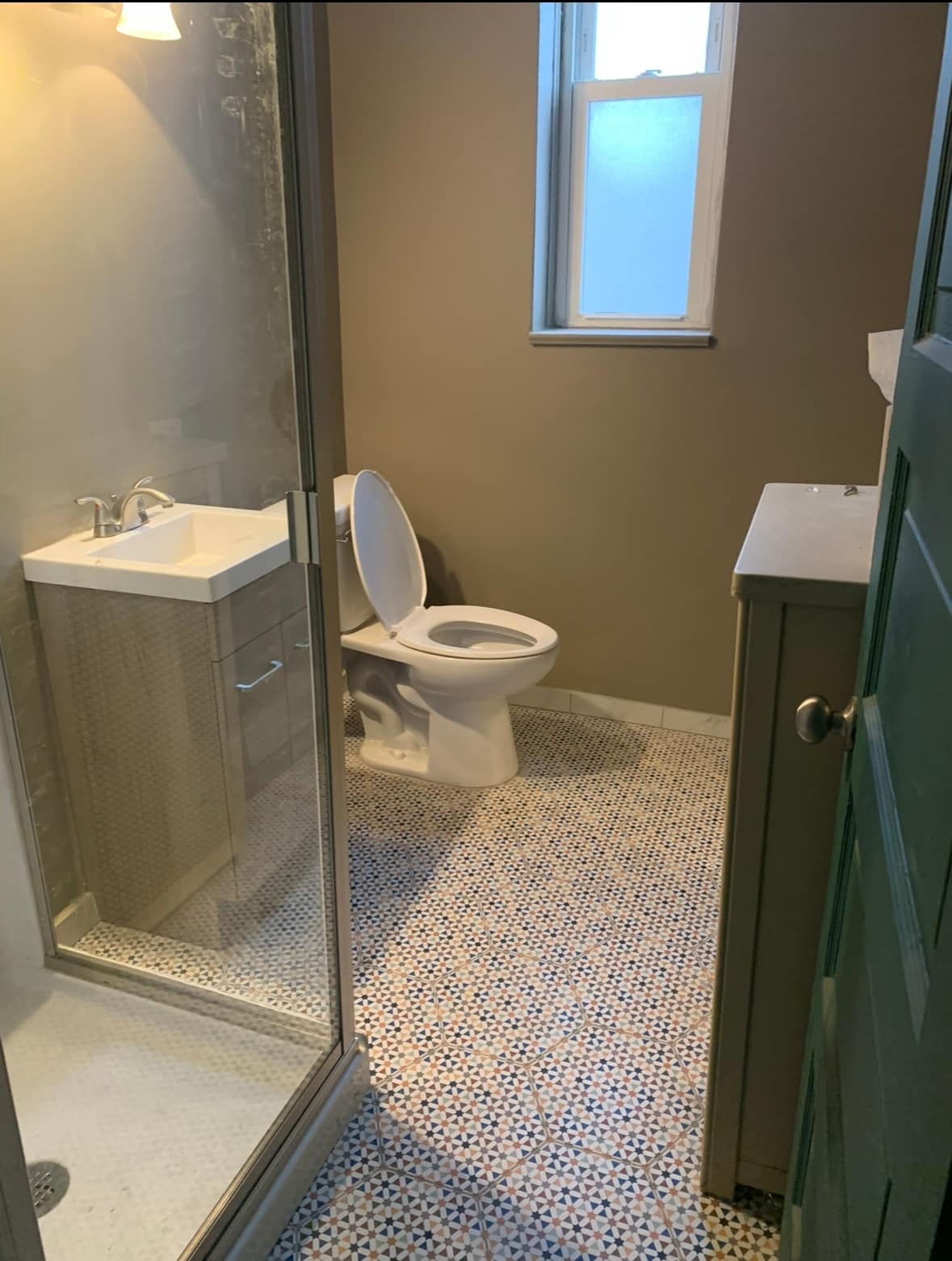 Building Photo - 701 W Hillgrove Ave