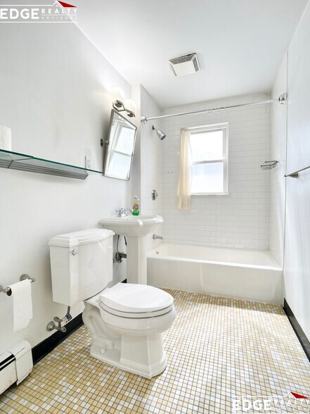 Building Photo - 52 Beacon Park