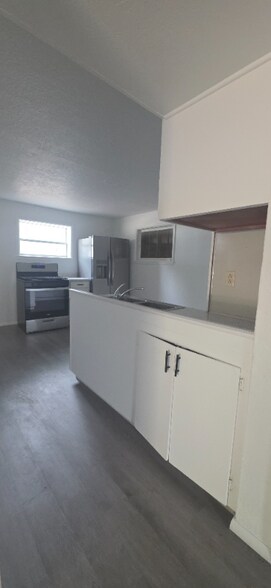 Building Photo - 105 A N Oliver Dr