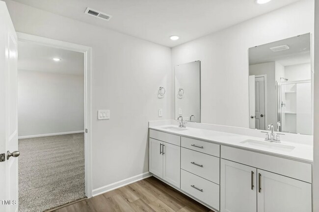 Building Photo - 314 White Birch Ln