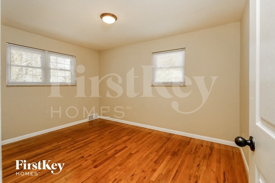 Building Photo - 13420 Old Jamestown Rd