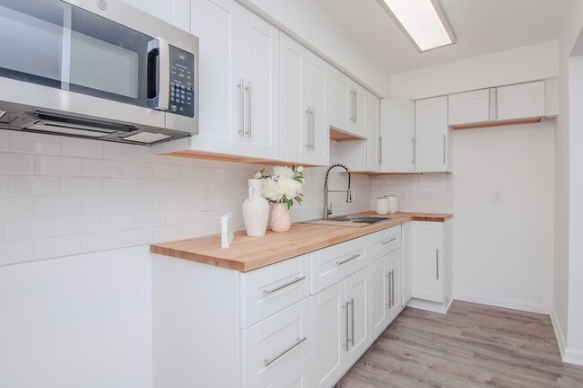 Building Photo - 4194 Packard St