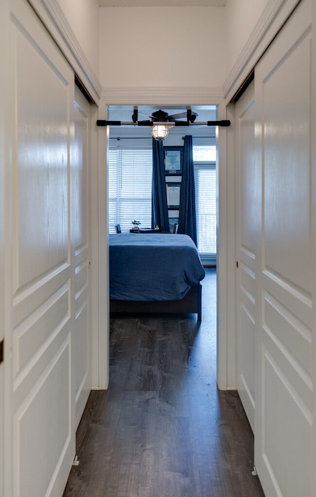 Building Photo - 159 Brooks St SE