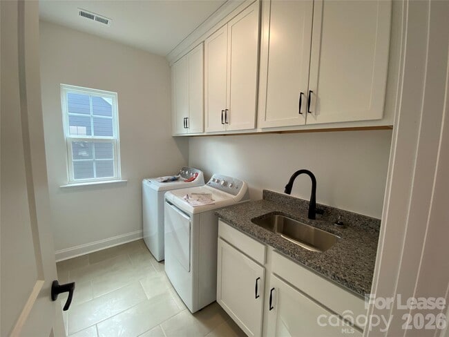 Building Photo - 4016 Hickory Pl Ln